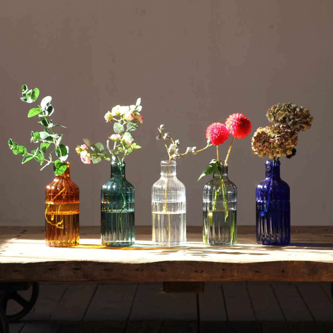 Metropolitan Elegance Ribbed Glass Flower Vase